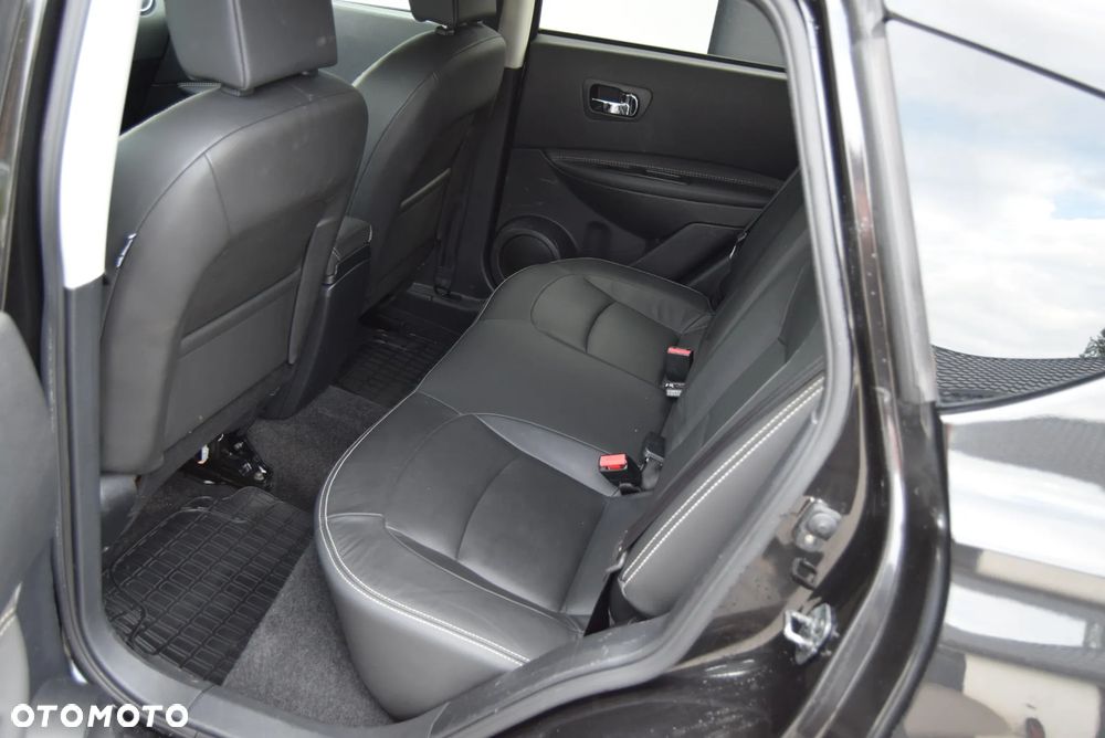 Nissan Qashqai 2.0 dCi 4 x 4 DPF tekna - 17