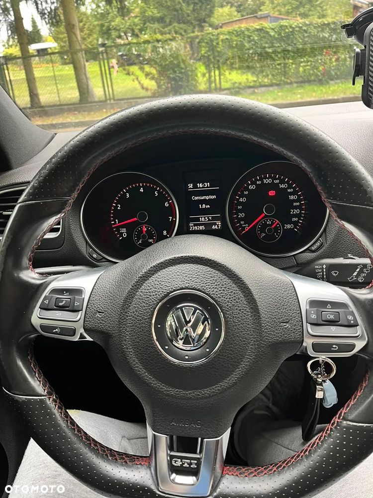 Volkswagen Golf VI 2.0 TSI GTI - 15