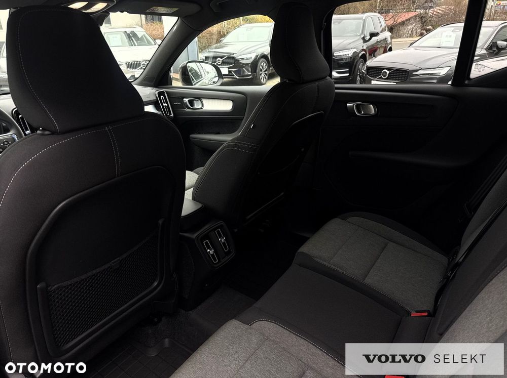 Volvo XC 40 - 25