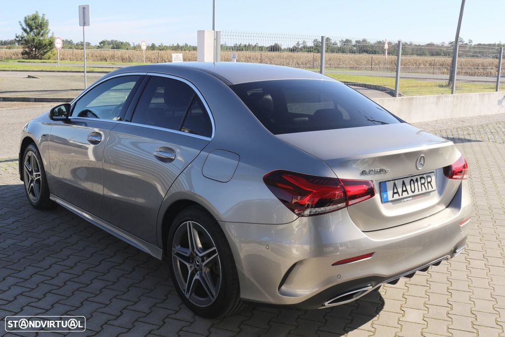 Mercedes-Benz A 250 Limousine e AMG Line - 12