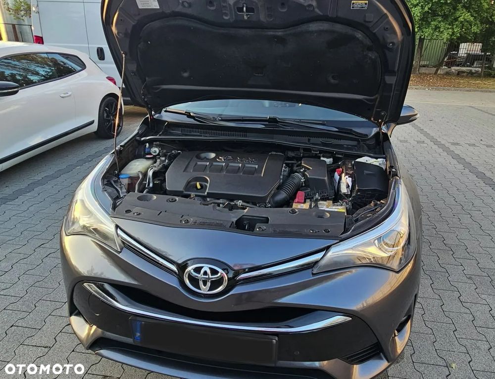Toyota Avensis 1.8 Prestige MS - 16