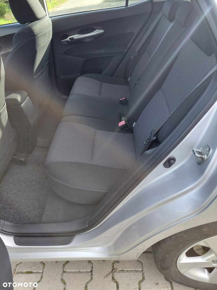 Toyota Auris 1.33 VVT-i Terra - 13