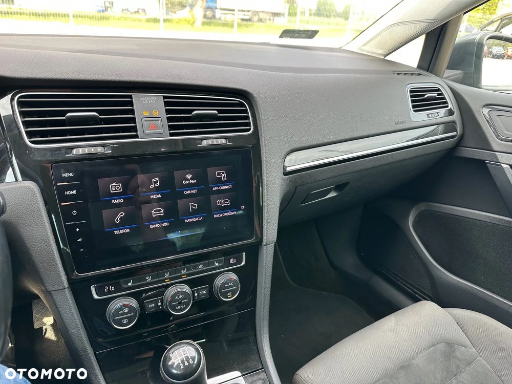 Volkswagen Golf - 14