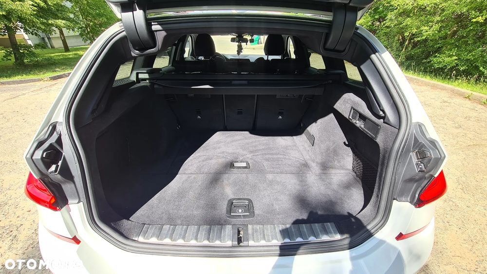 BMW Seria 3 320d M Sport - 12