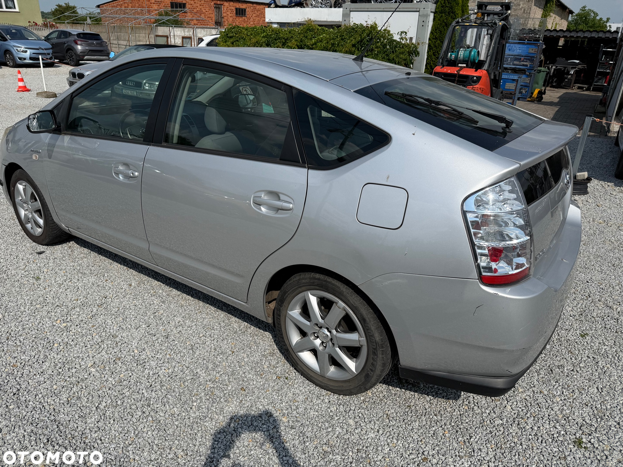 Toyota Prius (Hybrid) - 6