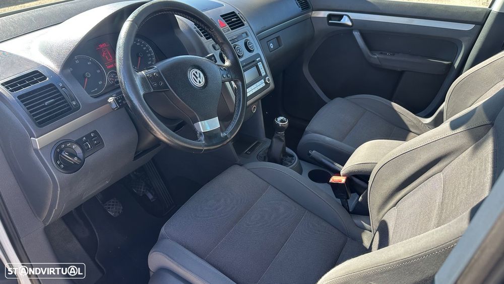 VW Touran 1.9 TDi Highline BlueM. 7L - 26