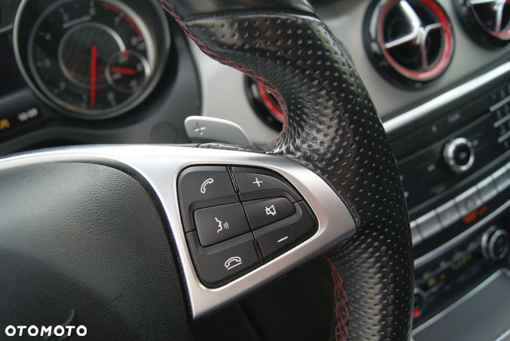 Mercedes-Benz CLA - 38