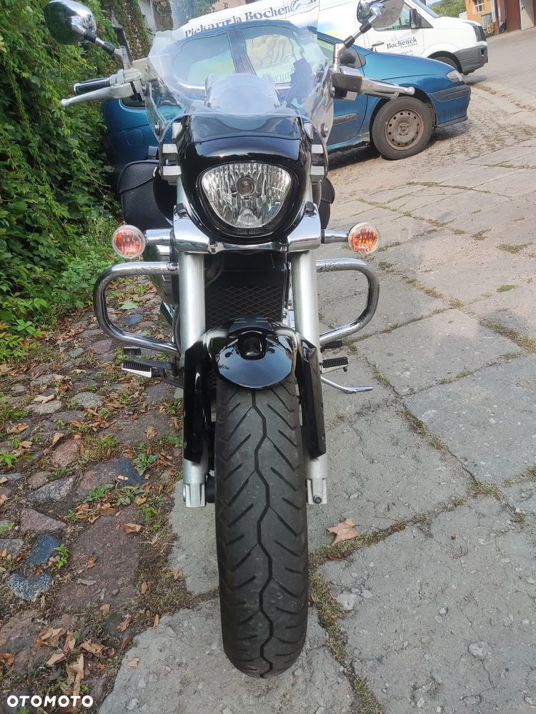 Suzuki Intruder - 10