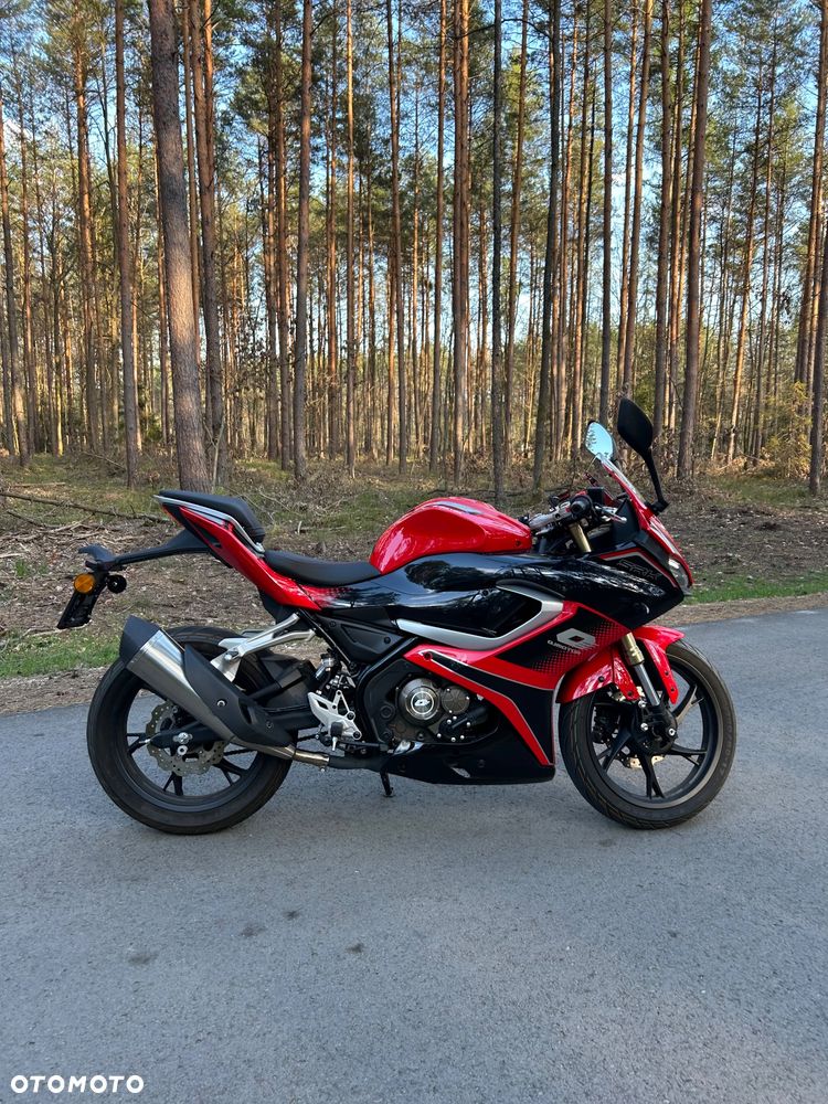 QJMOTOR SRK 125R - 8