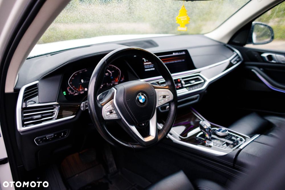 BMW X7 xDrive40i - 28