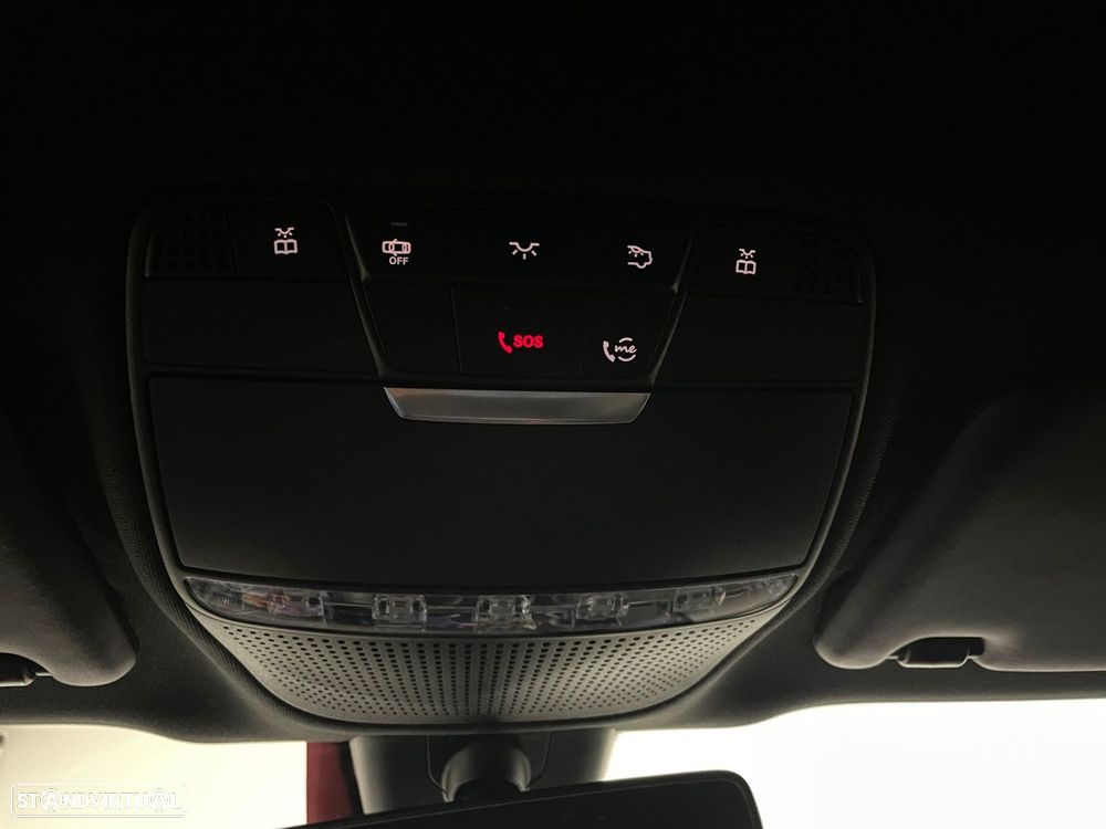 Mercedes-Benz E 300 de AMG Line - 53