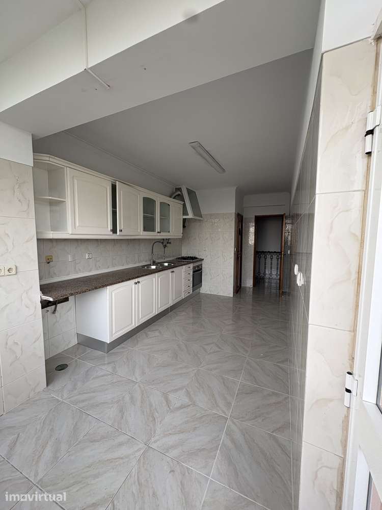 Apartamento T3 à venda na Travessa das Olaias, 1 - Grande imagem: 3/12