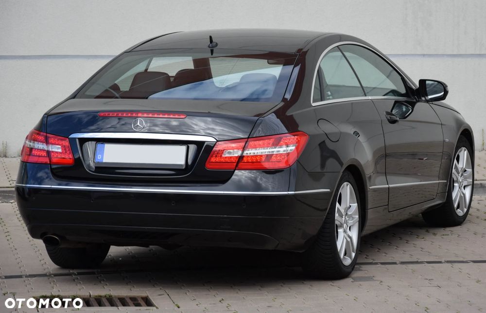 Mercedes-Benz Klasa E 250 CGI BlueEFFICIENCY Automatik Avantgarde - 24
