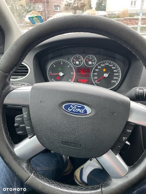 Ford Focus 1.6 TDCi Ambiente DPF - 8