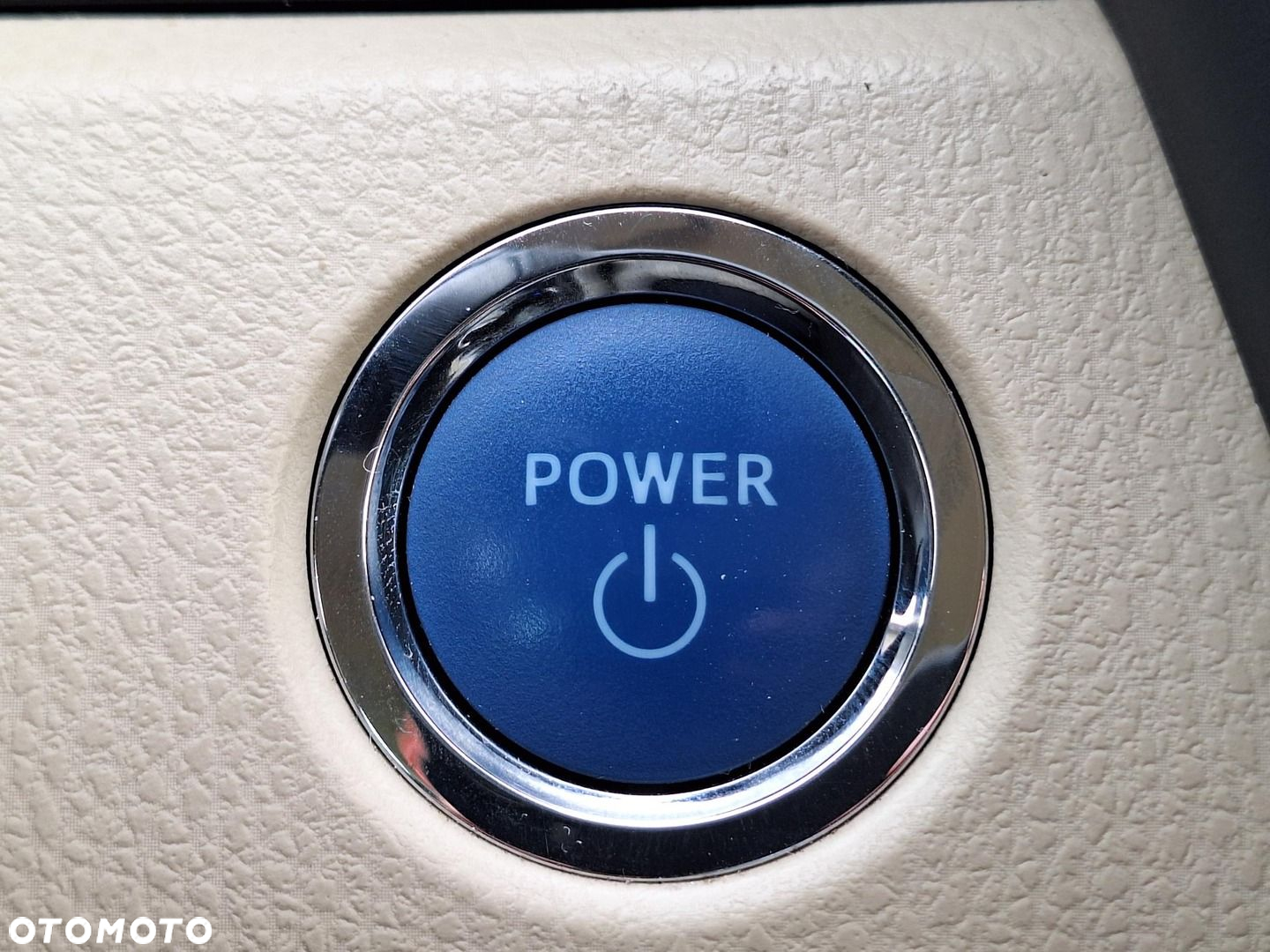 Toyota Camry - 22