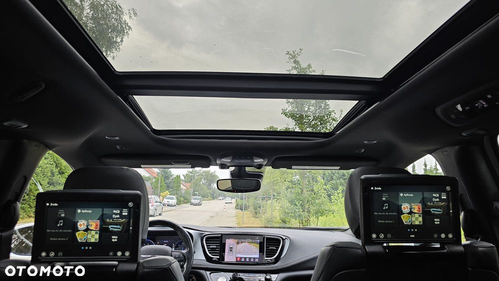 Chrysler Pacifica - 13