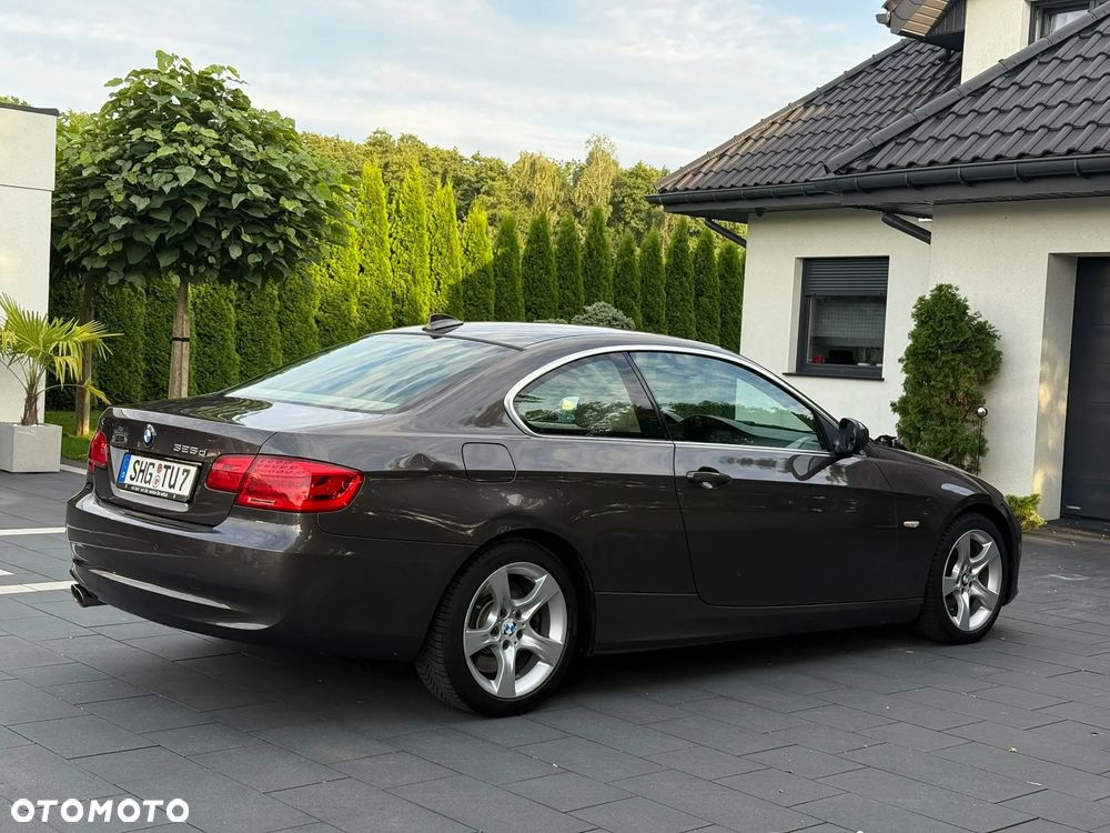 BMW Seria 3 325d Coupe Edition Exclusive - 9