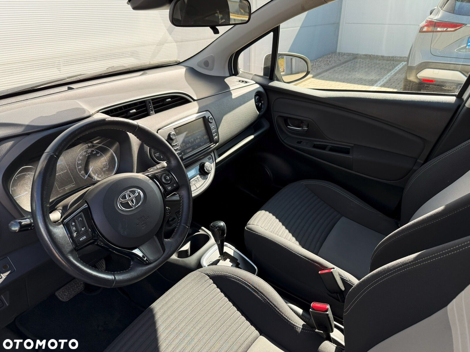Toyota Yaris - 12