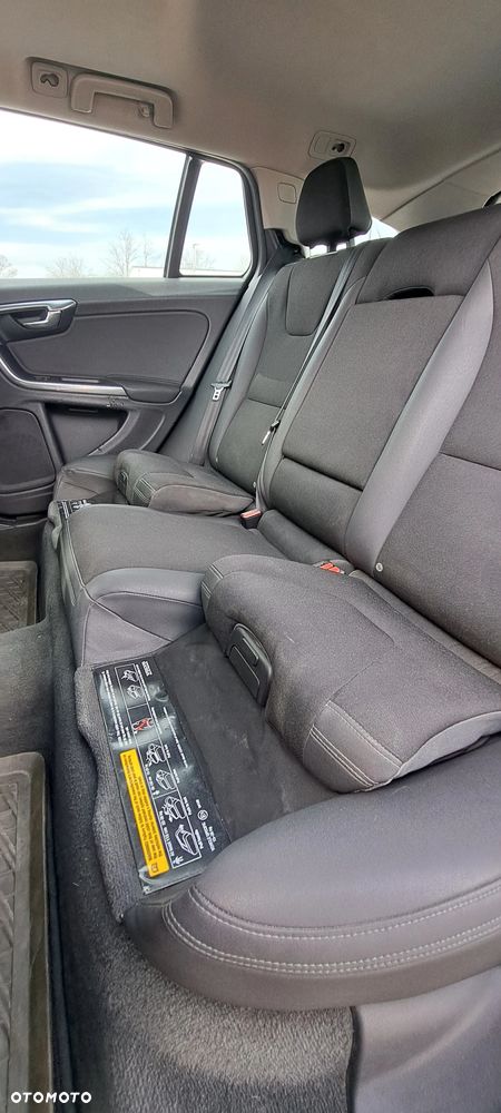 Volvo V60 D3 Geartronic Momentum - 21