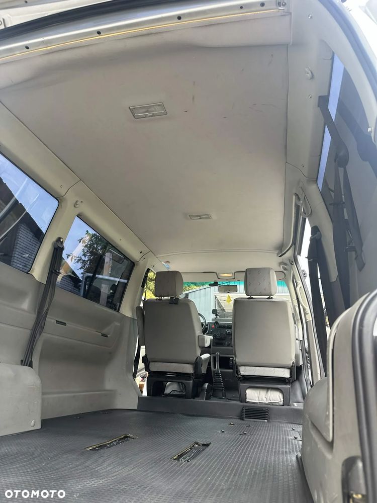 Volkswagen Transporter - 13