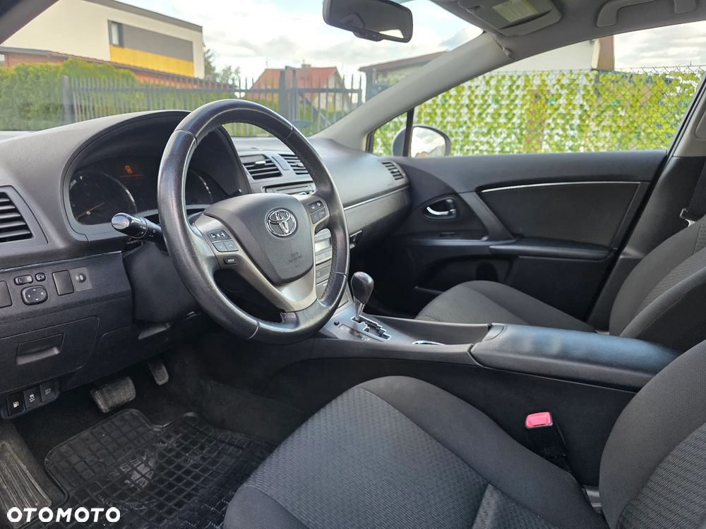 Toyota Avensis 1.8 Multidrive S Comfort - 12