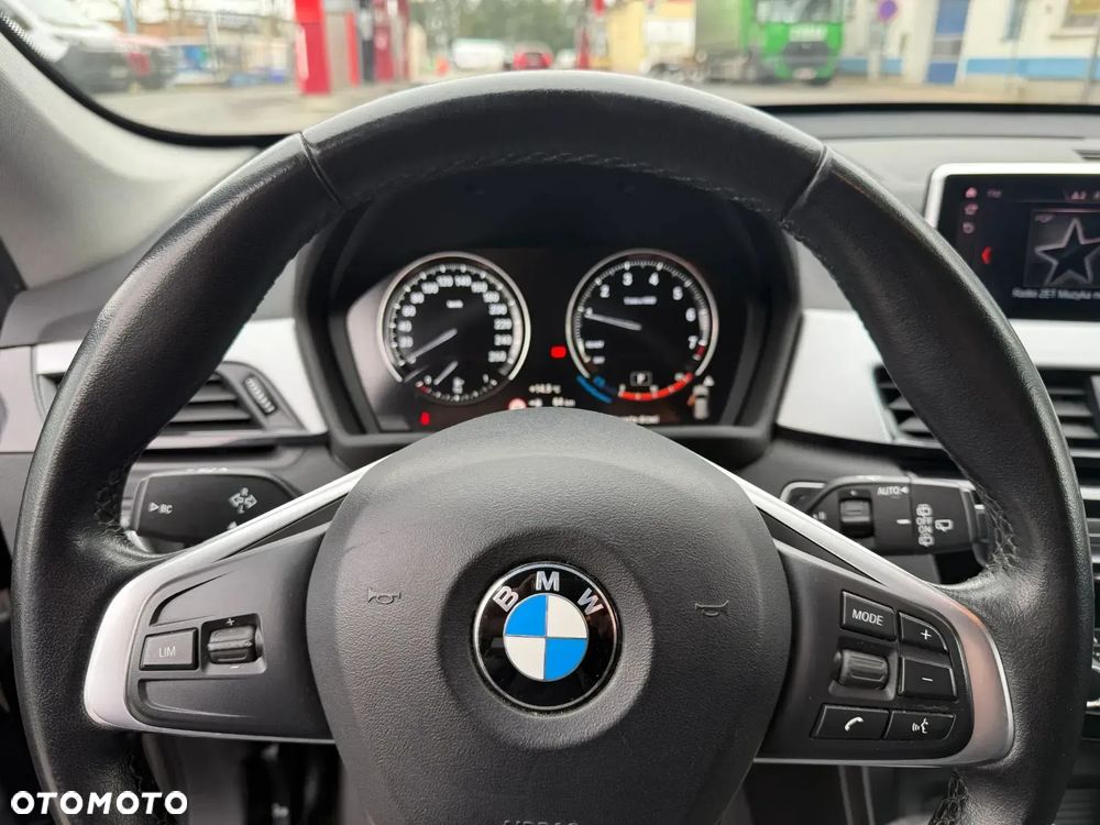 BMW X1 sDrive18i - 18