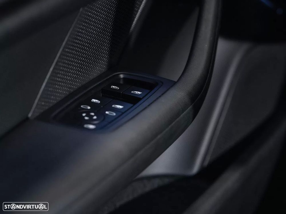 Porsche Taycan Bateria Performance Plus - 15