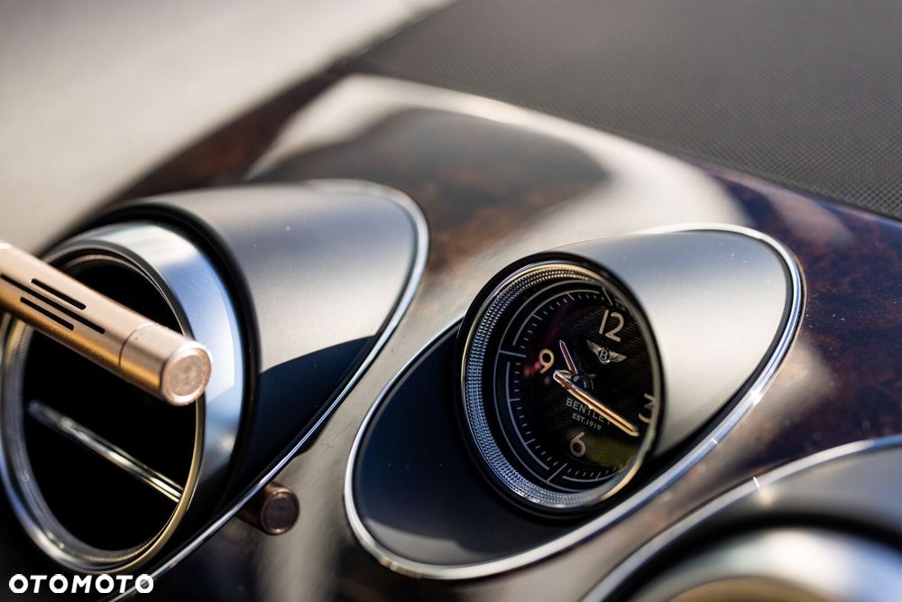 Bentley Bentayga - 10