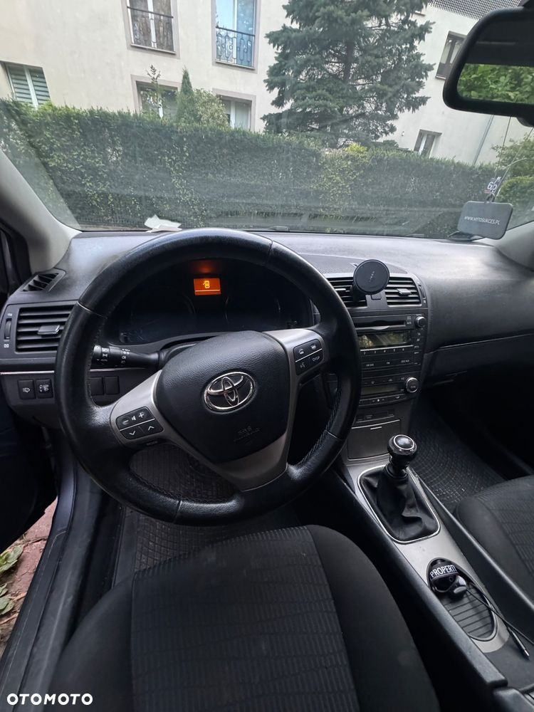 Toyota Avensis - 14