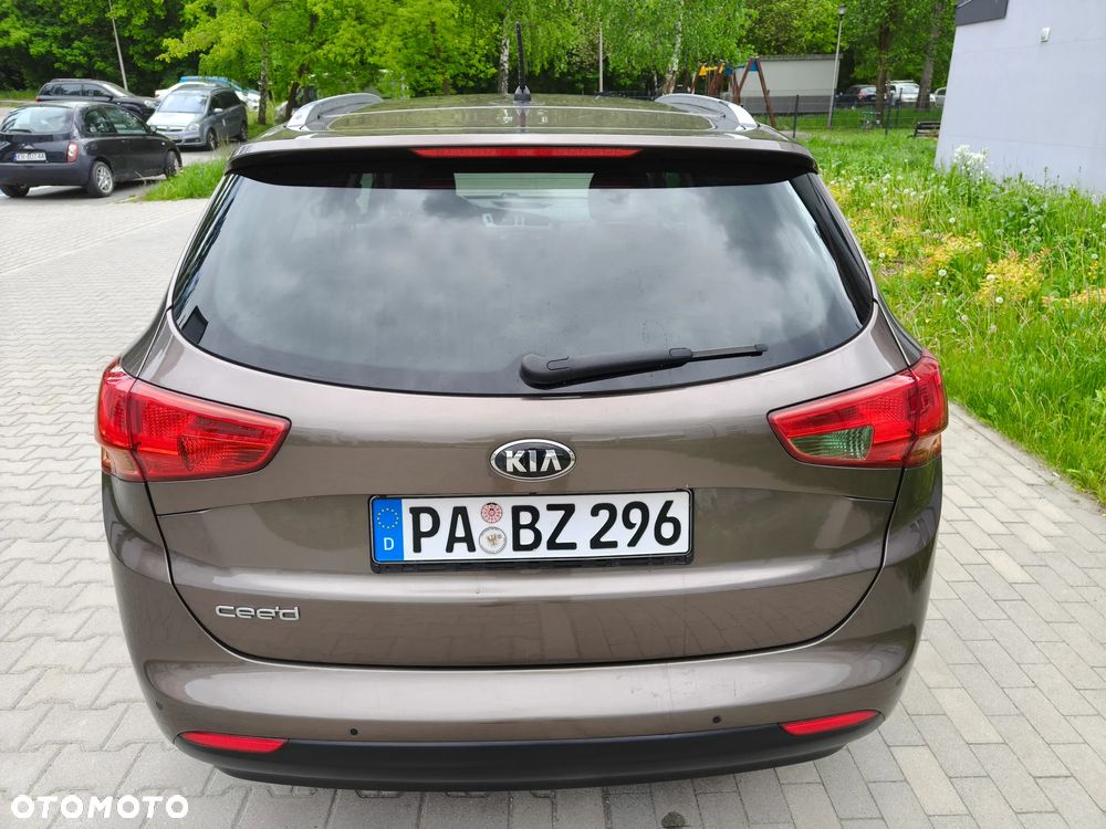Kia Ceed - 13