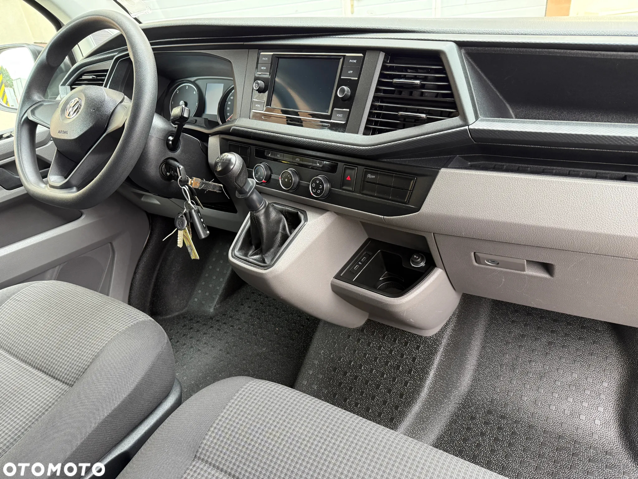 Volkswagen Transporter T6.1 L2H1Warsztat SORTIMO - 31