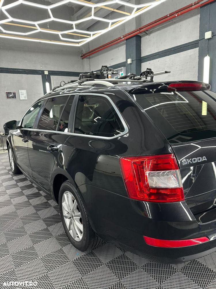 Skoda Octavia 1.6 TDI DSG Style - 2