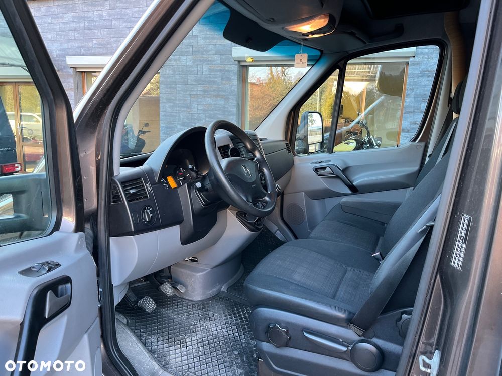 Mercedes-Benz 319 XXL - 9