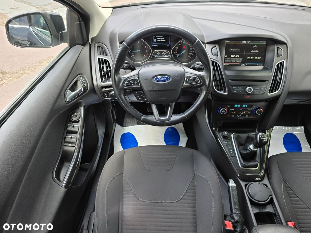 Ford Focus 1.0 EcoBoost STart-Stopp-System TITANIUM - 5