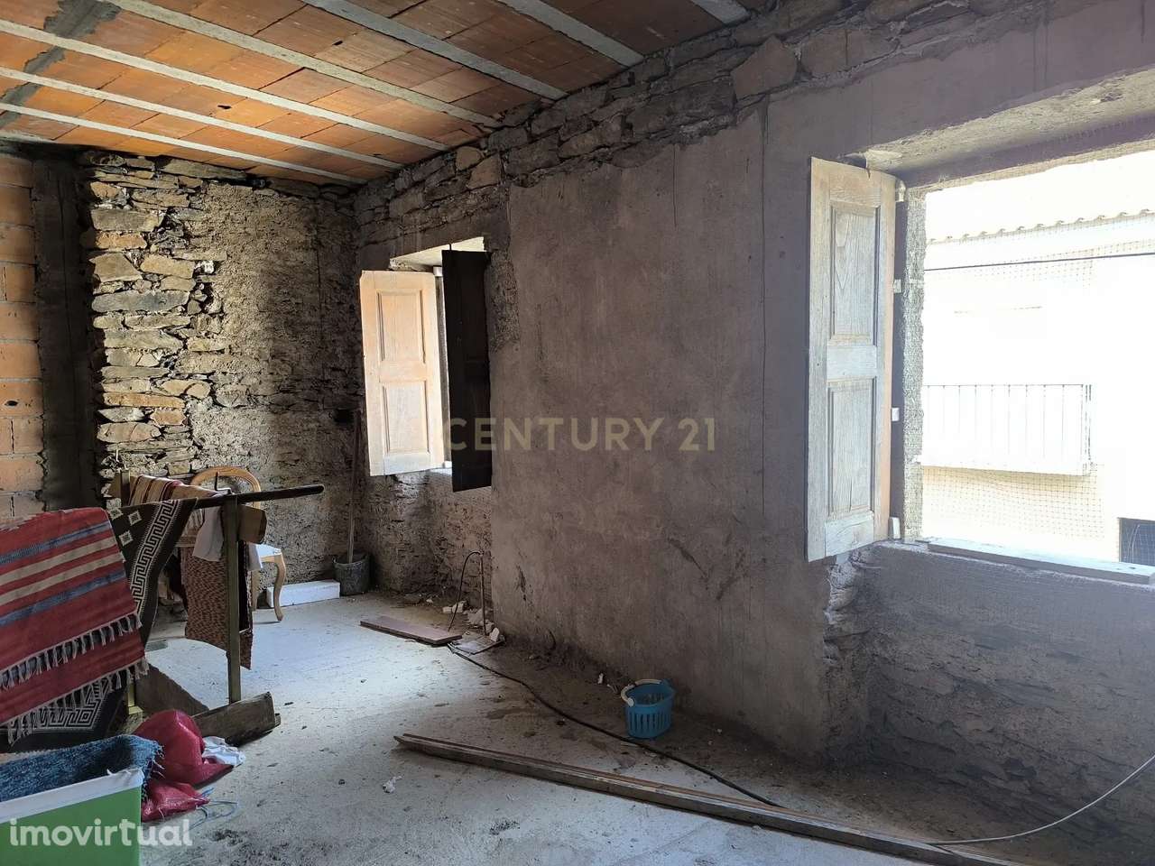 Armazém em Pré-Construção de Moradia em Quintanilha - 50.000€ - Grande imagem: 4/10
