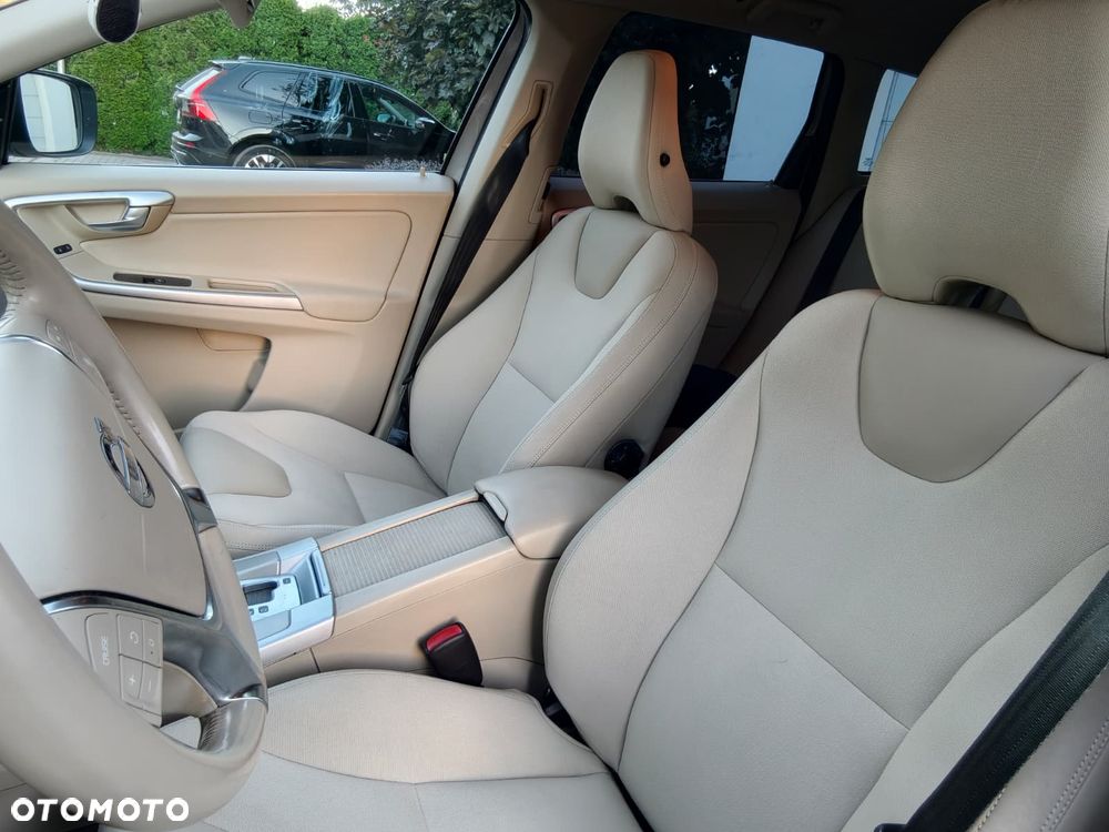 Volvo XC 60 D5 AWD Summum - 11