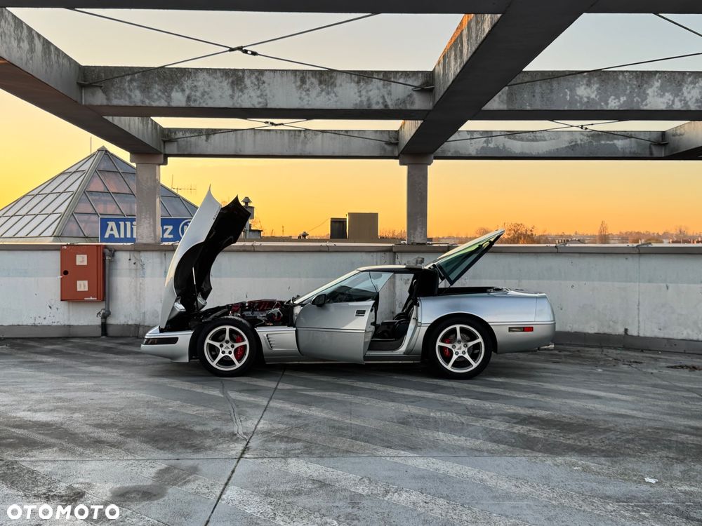 Chevrolet Corvette - 2