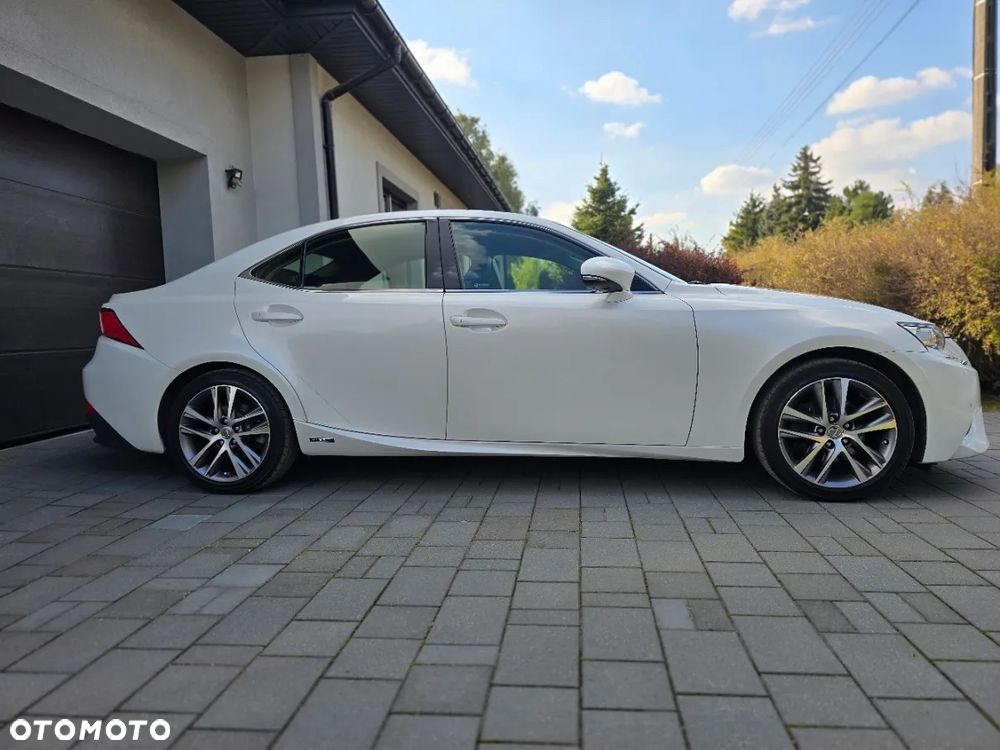 Lexus IS 300h Elegance - 12