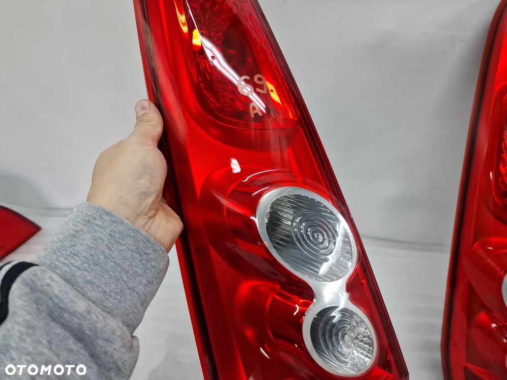 FORD FIESSTA MK6 LIFT 05-08 LEWA LAMPA TYLNA TYLNIA TYŁ , NR 6S61-13A603-AG / 6S61-13405-A , NR AUKCJI LMT69 - 8