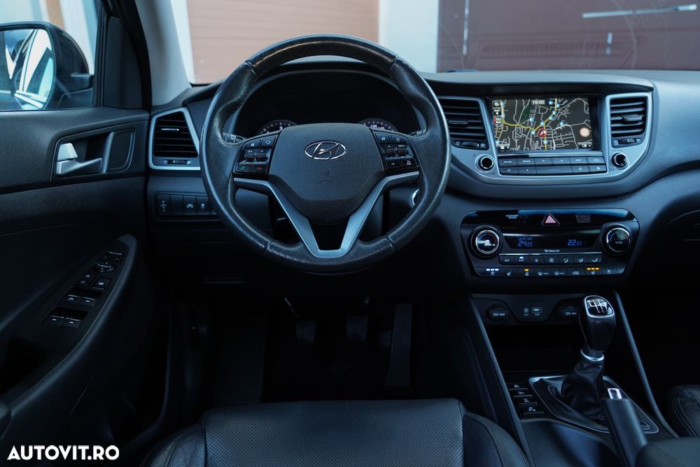 Hyundai Tucson 2.0 CRDI 4WD 6MT Premium - 23