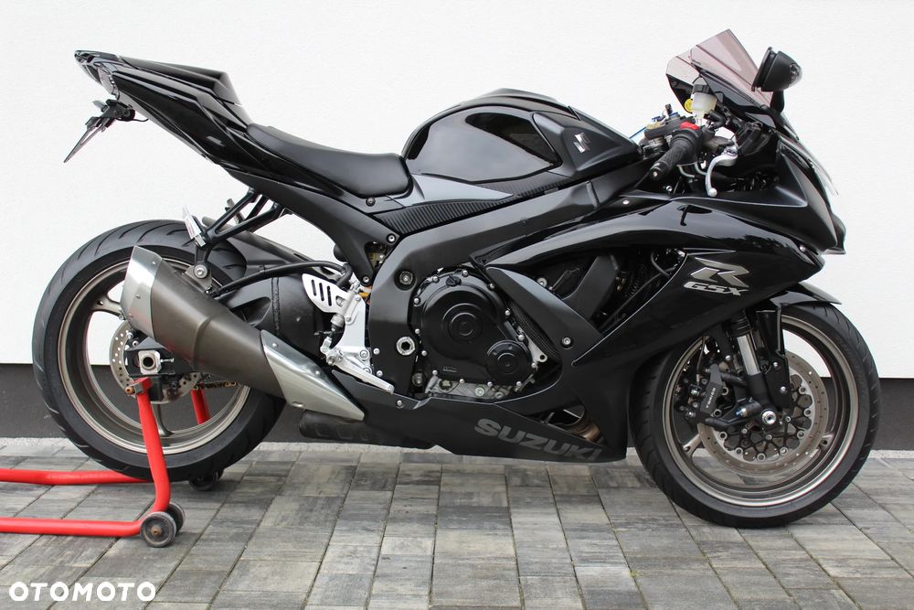 Suzuki GSX-R - 6