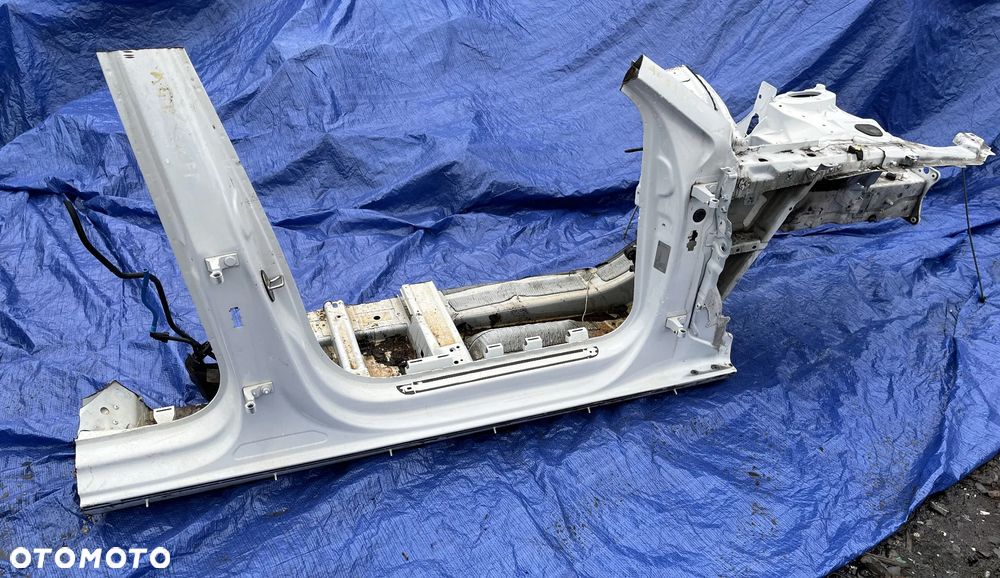 ĆWIARTKA  AUDI A4 B9 PRAWY PRZÓD PODŁUŻNICA FARTUCH KIELICH PRÓG SŁUPEK B AUDI A4 B9 AVANT LIFT ALLROAD - 1