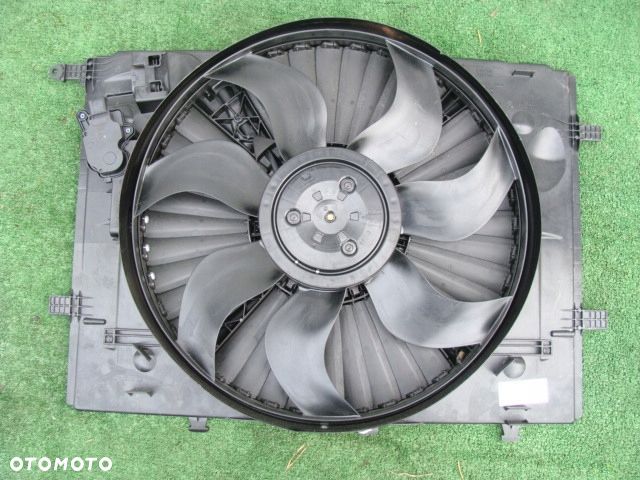 MERCEDES W205 LIFT NOWY WENTYLATOR A0999067800 A0995051455 - 1