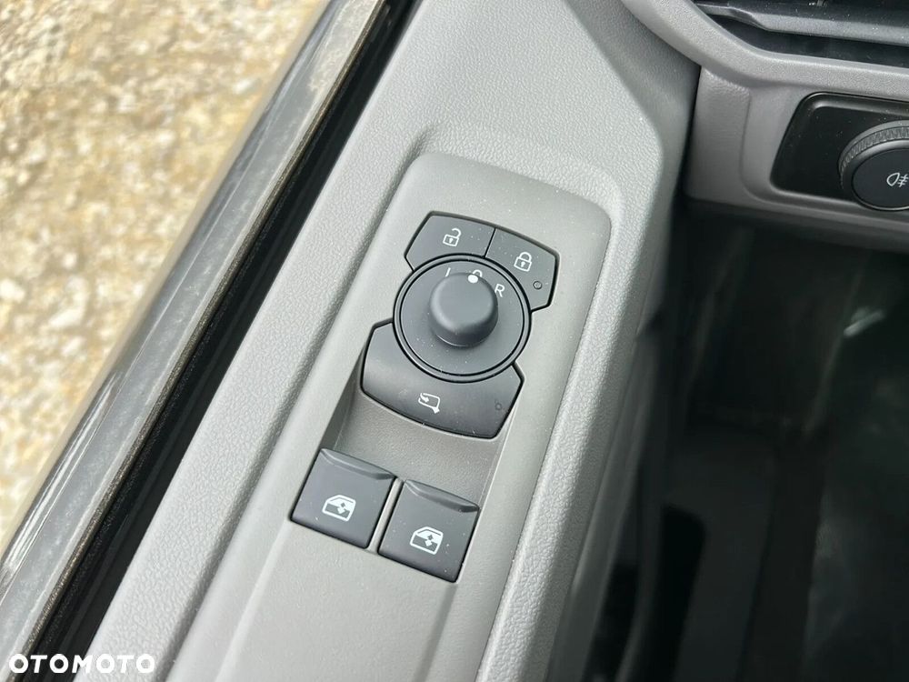 Volkswagen Transporter Kombi L2H1 M1 - 29