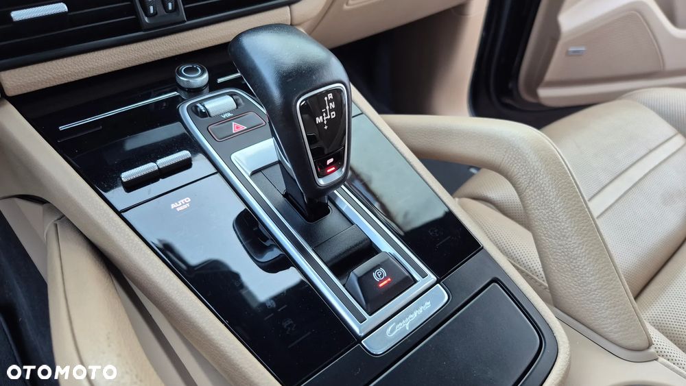 Porsche Cayenne Platinum Edition - 32
