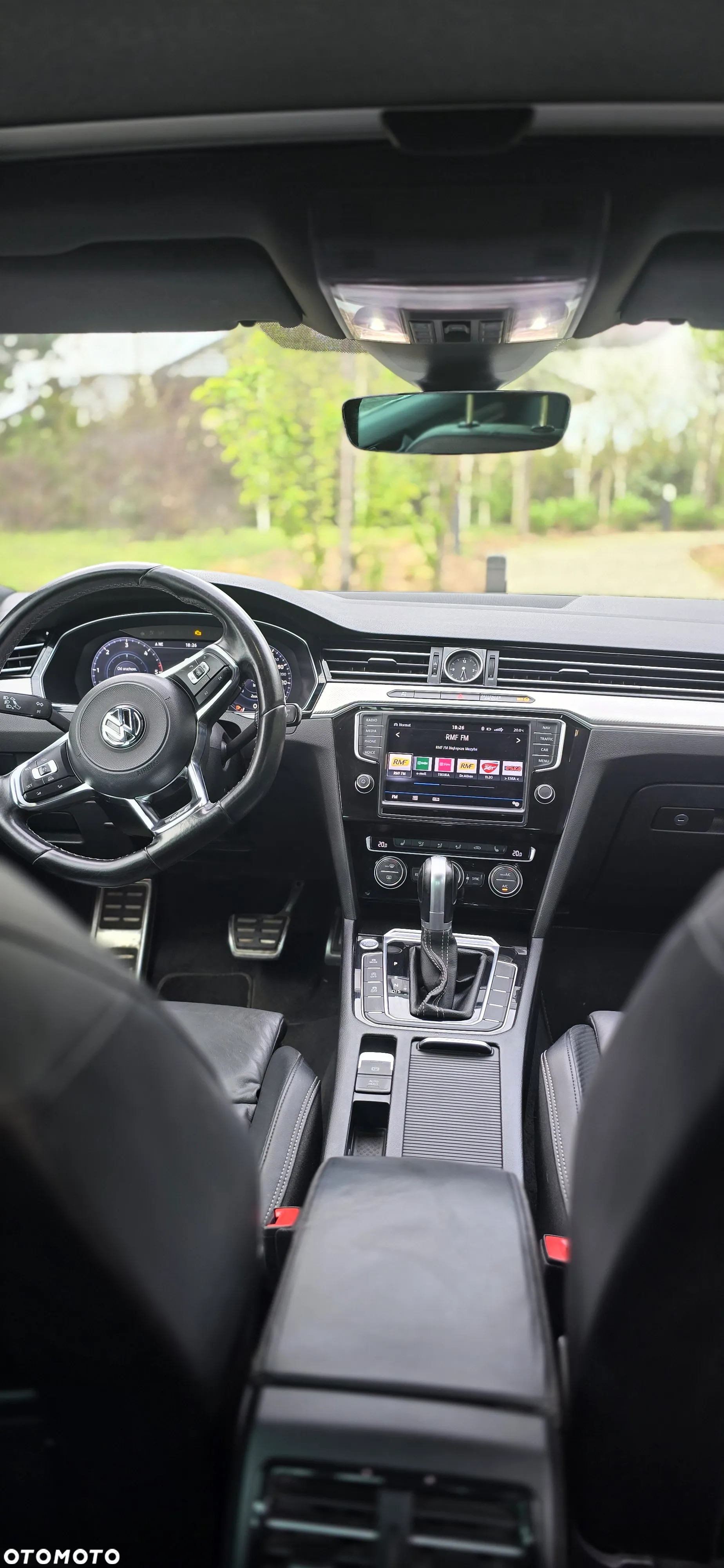 Volkswagen Passat - 13