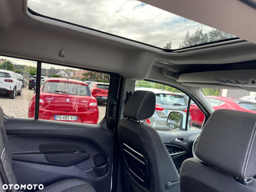 Ford Tourneo Connect Grand - 16