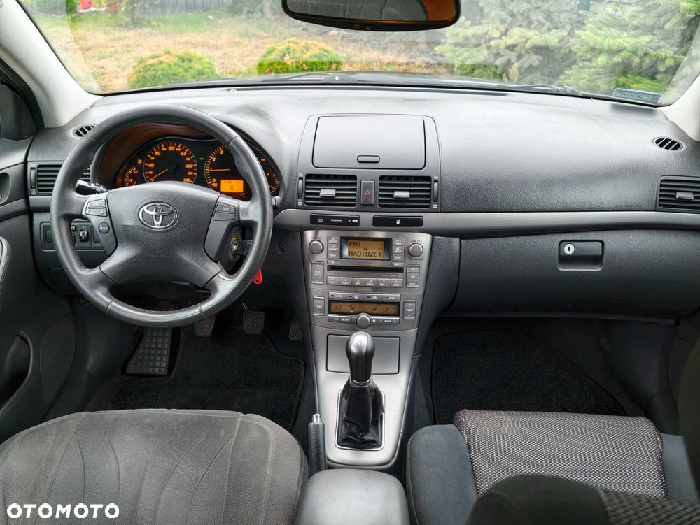 Toyota Avensis - 5