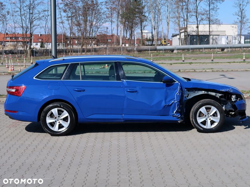 Skoda Superb 2.0 TDI SCR Ambition DSG - 7