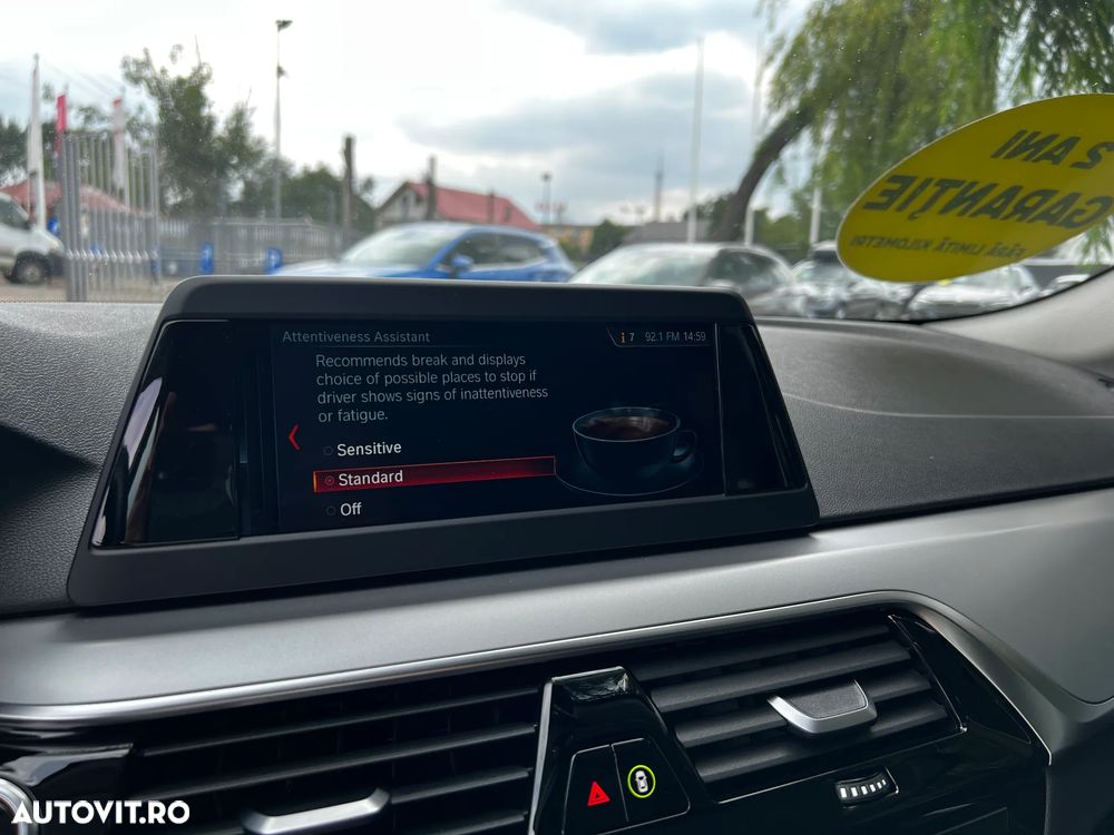 BMW Seria 5 520d AT - 30